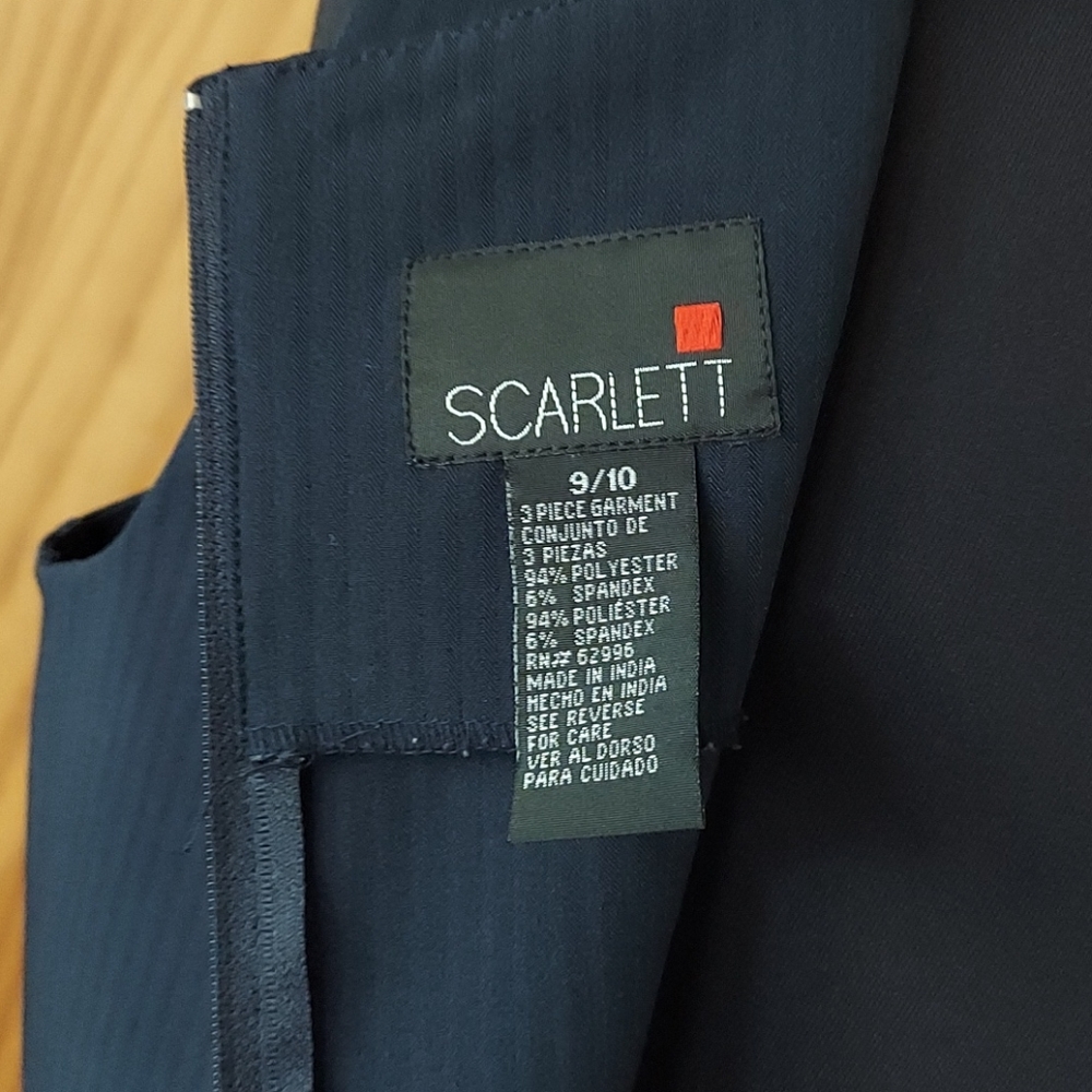 Scarlett - Picture 8 of 14